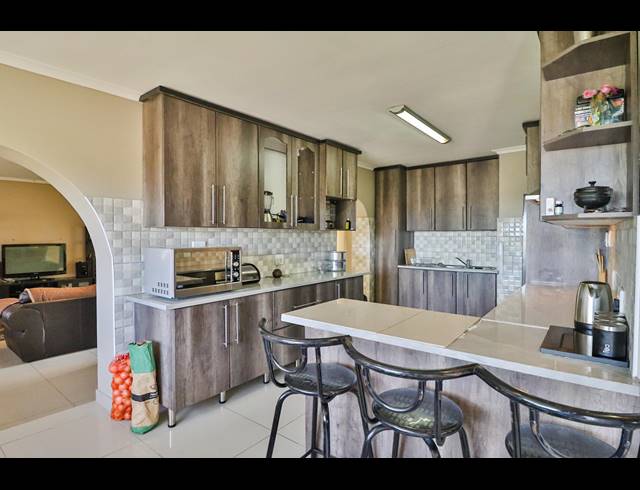 4 BEDROOM HOUSE RENTED IN ROWALLAN PARK